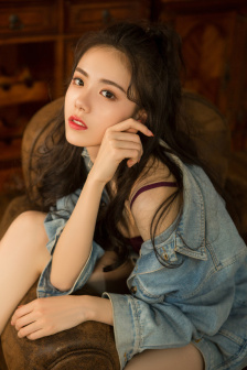 多男用舌头伺候一女